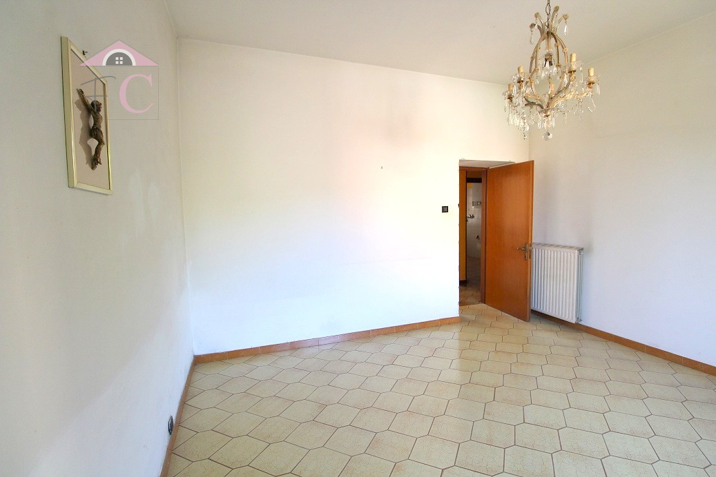 narni piano rialzato luminoso comodo ai servizi 8.jpg